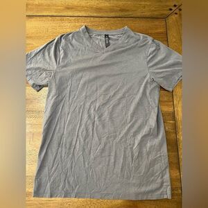 LULULEMON 🍋 - Men’s Gray V-Neck T Shirt - Size S